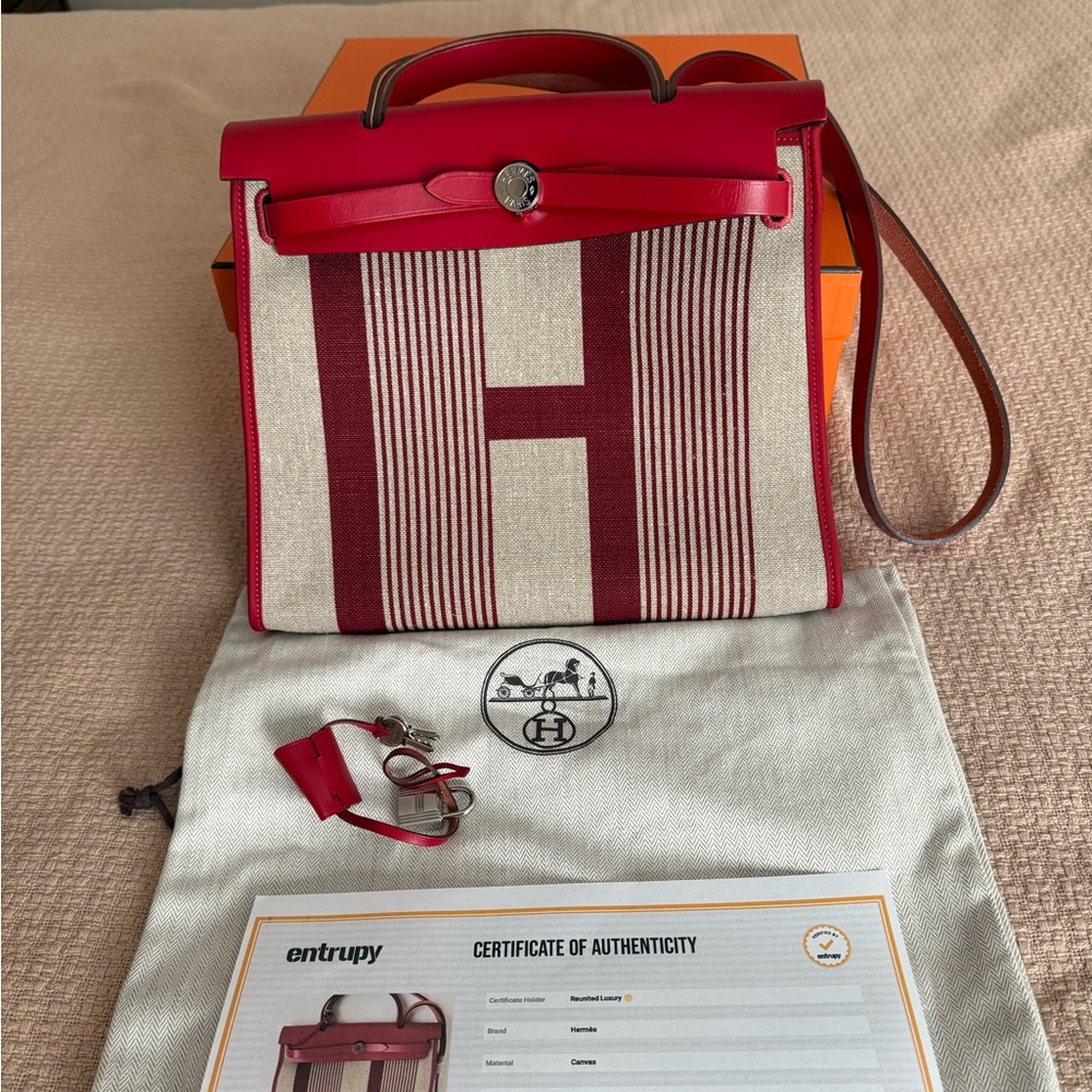 Hermes 31 Herbag in Red and taupe linen/ leather  Tote bag w/ a porch full set